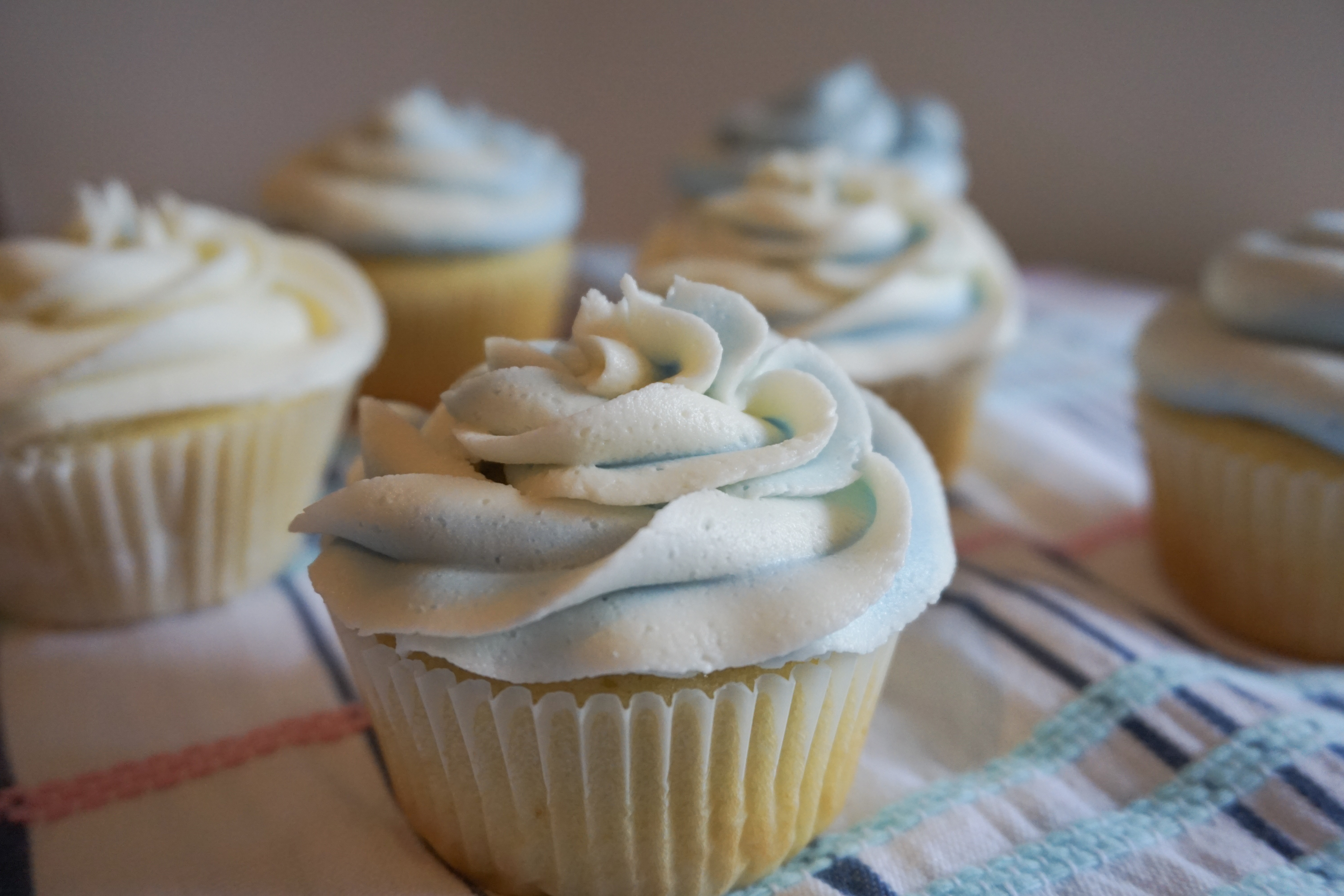 Vanilla Cupcakes with Vanilla Buttercream - Dulcet Scintilla