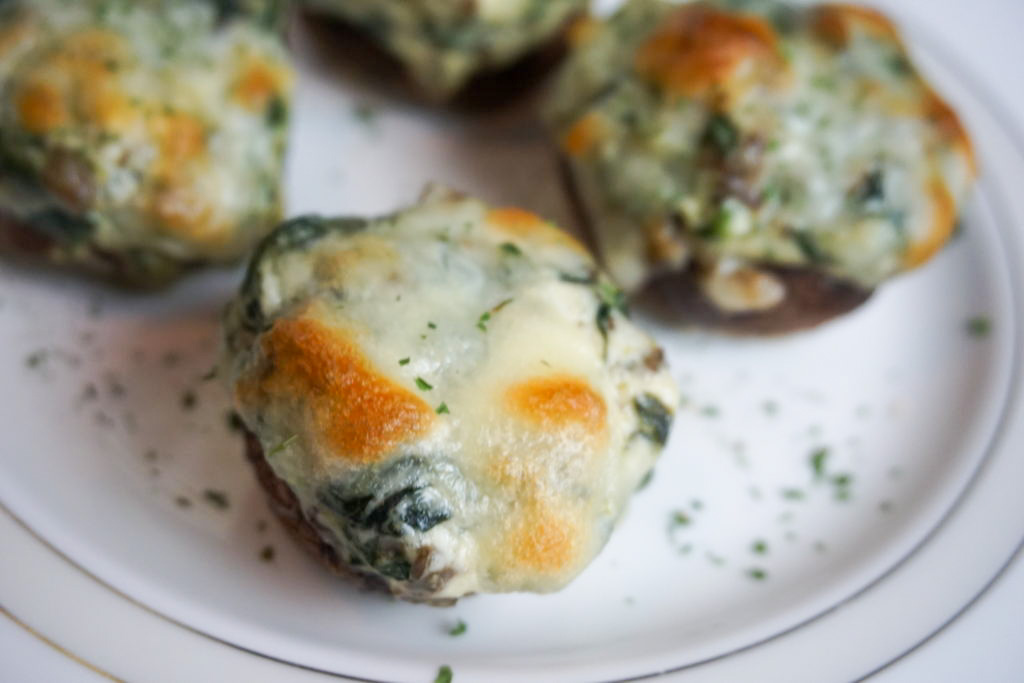 cheesy spinach stuffed mushrooms 