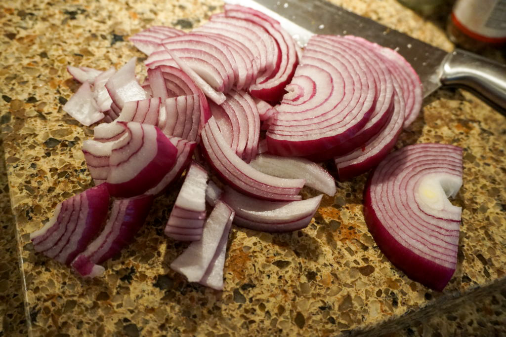 Raw red onion