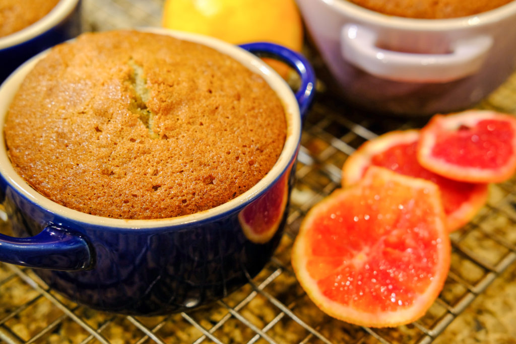 baked blood orange tea cakes with blood orange slices 